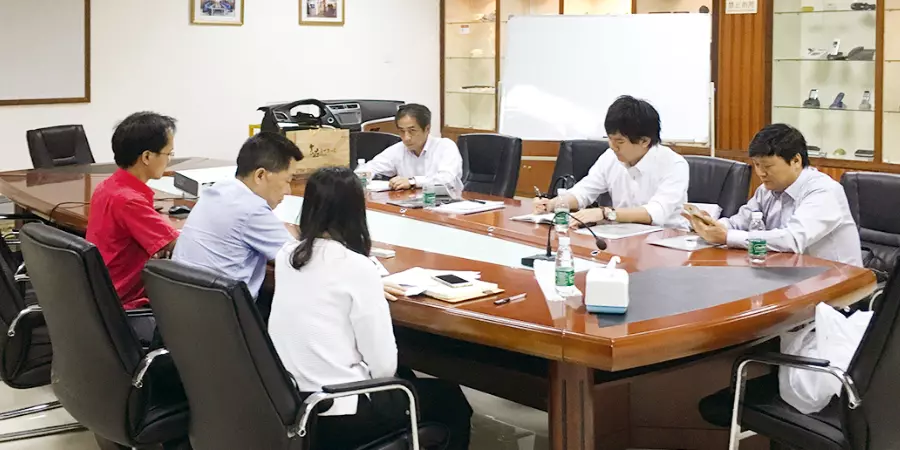 パートナー企業  会議風景